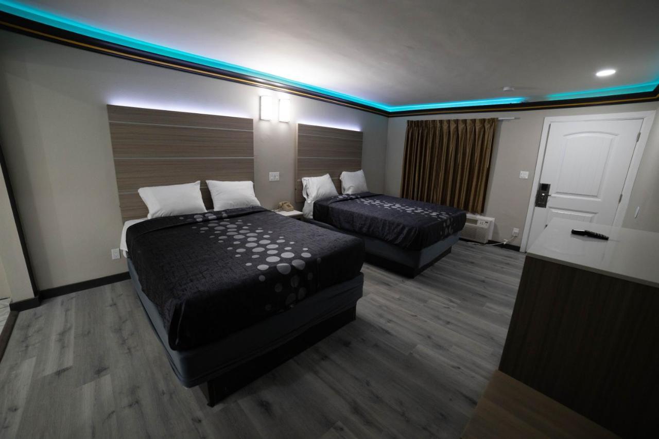Artesia Motor Inn Беллфлауэр Экстерьер фото