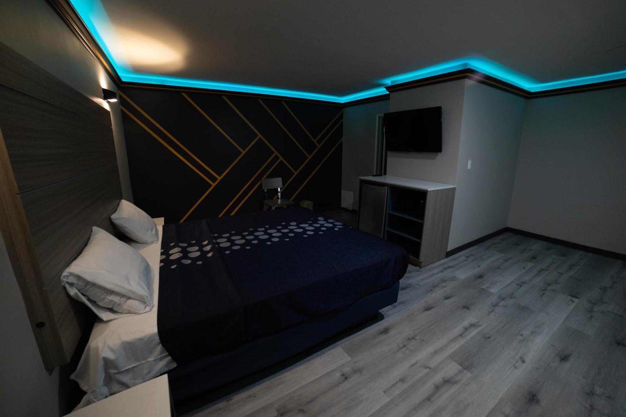 Artesia Motor Inn Беллфлауэр Экстерьер фото